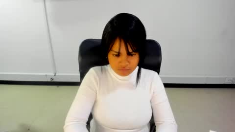 Snapshot of karla_cg chatting on 09/29/25, 08:02 karla_cg online show from 09/29/25, 08:02