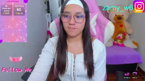 Snapshot of karla_cutee1 chatting on 06/12/26, 05:17 karla online show from 06/12/26, 05:17
