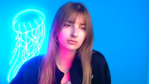 Snapshot of karla_flower chatting on 09/11/25, 11:21 Karla online show from 09/11/25, 11:21