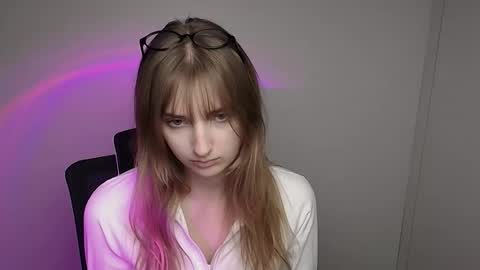 Snapshot of karla_flower chatting on 09/27/25, 11:15 Karla online show from 09/27/25, 11:15