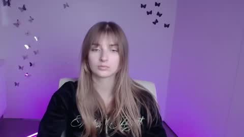 Snapshot of karla_flower chatting on 10/04/25, 11:19 Karla online show from 10/04/25, 11:19