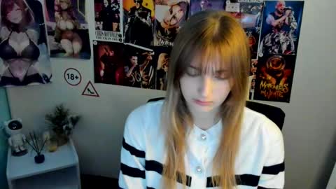 Snapshot of karla_flower chatting on 10/17/25, 06:49 Karla online show from 10/17/25, 06:49