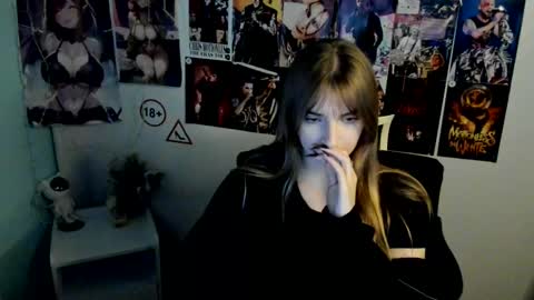 Snapshot of karla_flower chatting on 10/18/25, 06:48 Karla online show from 10/18/25, 06:48