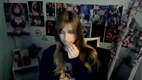 Snapshot of karla_flower chatting on 11/12/25, 01:55 Karla online show from 11/12/25, 01:55