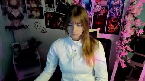 Snapshot of karla_flower chatting on 11/27/25, 01:24 Karla online show from 11/27/25, 01:24