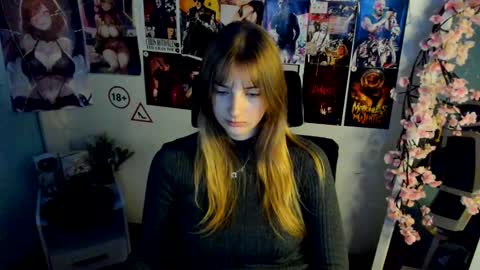 Snapshot of karla_flower chatting on 11/30/25, 07:01 Karla online show from 11/30/25, 07:01