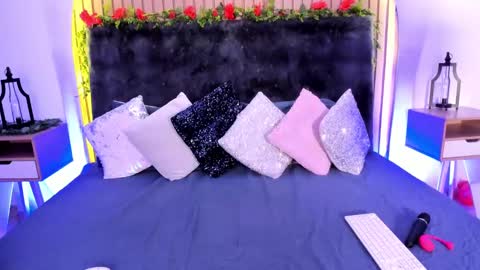 Karla Gonzaless online show from 03/04/25, 06:39