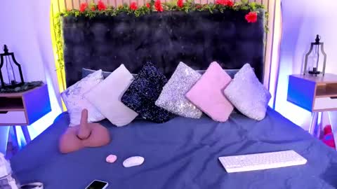 Karla Gonzaless online show from 03/05/25, 06:34