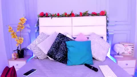 Karla Gonzaless online show from 03/11/25, 06:52