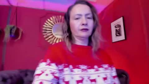 Snapshot of karlaa_evanss chatting on 11/09/25, 03:16 carla online show from 11/09/25, 03:16