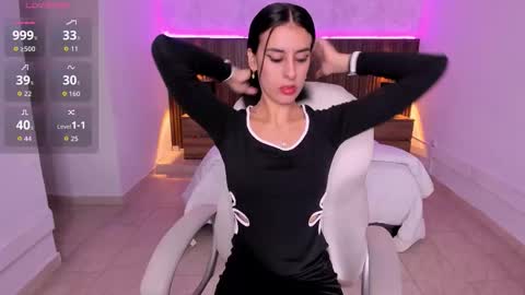 Karlaa  online show from 10/27/25, 10:52