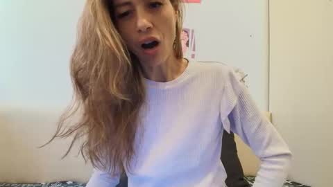 Crystyna online show from 10/24/25, 07:49