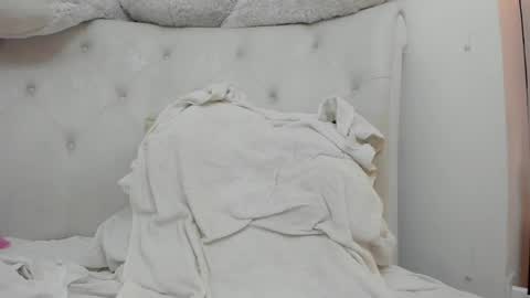 Snapshot of karlagirlfox chatting on 06/07/26, 01:32 KARLA A online show from 06/07/26, 01:32