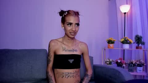 karlaslutskinny__ online show from 11/15/25, 05:31