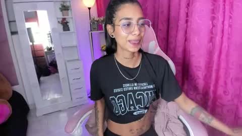 karlaslutskinny__ online show from 04/15/26, 07:58