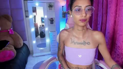 karlaslutskinny__ online show from 04/18/26, 07:40