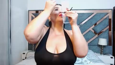 Snapshot of karlatesg chatting on 09/14/25, 09:41 Karla online show from 09/14/25, 09:41