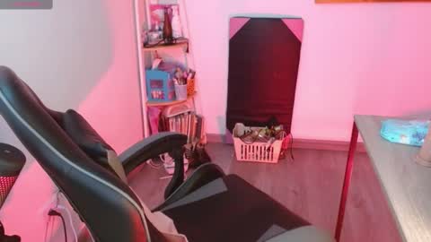 karlavittar online show from 02/17/25, 10:03