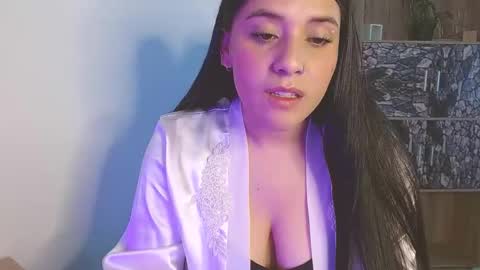 Snapshot of karlie_kloy chatting on 02/17/25, 01:10 kloy online show from 02/17/25, 01:10