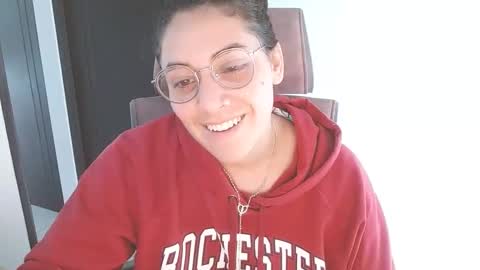 Snapshot of karlie_kloy chatting on 09/24/25, 05:05 kloy online show from 09/24/25, 05:05