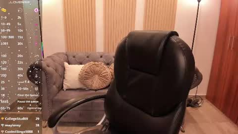 Snapshot of karliie_kloss_ chatting on 06/27/26, 12:22 karliie kloss online show from 06/27/26, 12:22