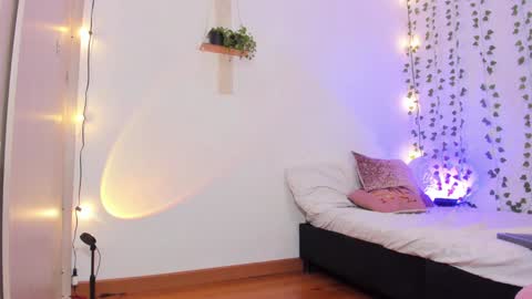 Snapshot of karlye_5 chatting on 12/10/24, 05:55 Karlye online show from 12/10/24, 05:55