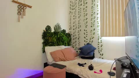 Snapshot of karlye_5 chatting on 03/10/25, 06:34 Karlye online show from 03/10/25, 06:34