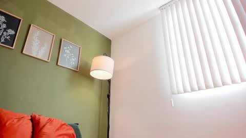 Snapshot of karlye_5 chatting on 10/06/25, 01:41 Karlye online show from 10/06/25, 01:41