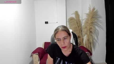 Snapshot of karlye_hot chatting on 06/17/26, 02:58 KARLYE online show from 06/17/26, 02:58
