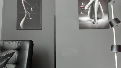   online show from 11/12/25, 01:11