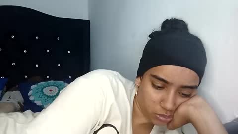 Independent model online show from 10/05/25, 05:22