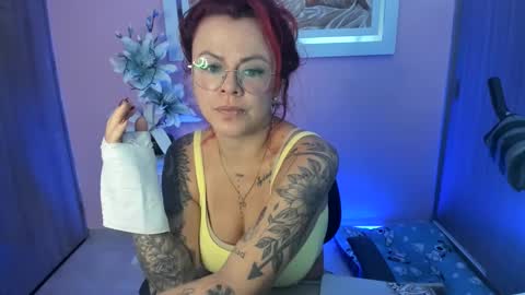 Snapshot of karol_milf__ chatting on 01/26/25, 01:58 kAROL MILF online show from 01/26/25, 01:58