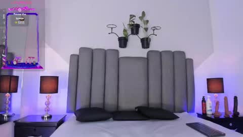 Snapshot of karol_rivera_ chatting on 02/11/25, 04:44 Karol online show from 02/11/25, 04:44