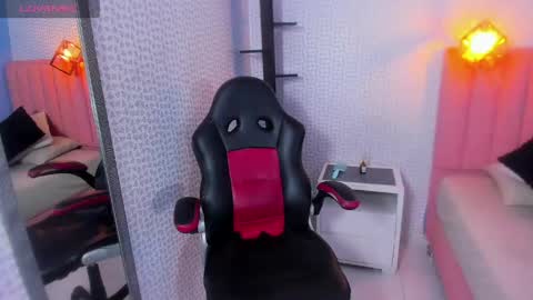 Snapshot of karolagrey chatting on 04/16/26, 12:50 karolagrey online show from 04/16/26, 12:50