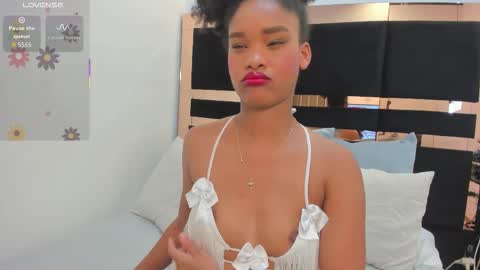 Karol  online show from 11/29/25, 05:54