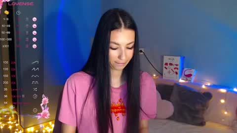 Kira online show from 05/19/26, 01:56