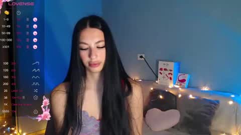 Snapshot of karolina_hottie_ chatting on 07/13/26, 01:41 Kira online show from 07/13/26, 01:41