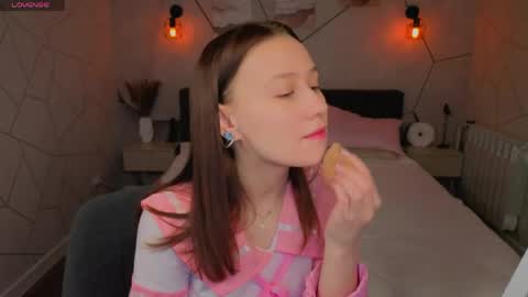 Snapshot of karolina_kely chatting on 04/14/26, 01:22 Karolina online show from 04/14/26, 01:22