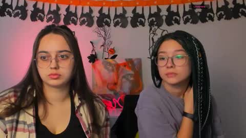 karolina_vendi online show from 10/31/25, 09:32