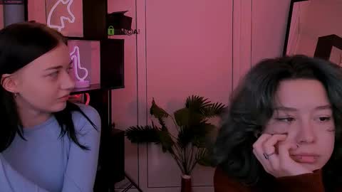 karolina_vendi online show from 11/06/25, 12:06