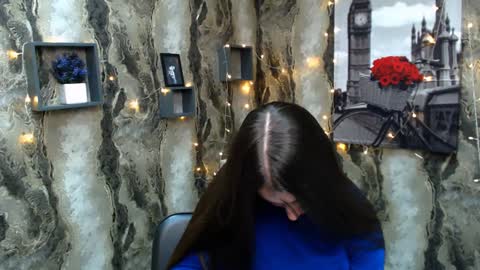 Karolina online show from 01/06/25, 10:13