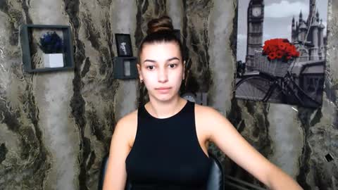 Karolina online show from 02/10/25, 06:42