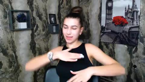 Karolina online show from 02/10/25, 09:47