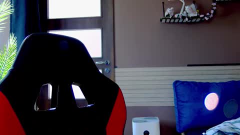 karoline121 online show from 12/19/25, 09:49