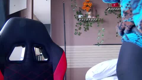 karoline121 online show from 02/05/26, 09:47