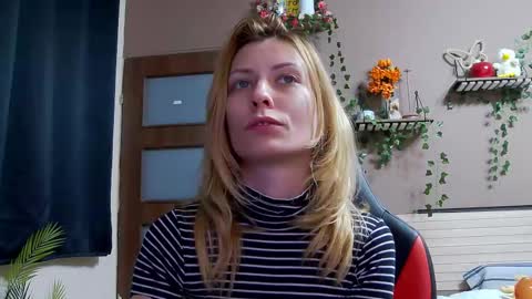 karoline121 online show from 02/15/26, 08:27