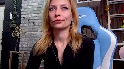 karoline121 online show from 03/03/26, 07:31