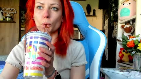 karoline121 online show from 04/05/26, 08:00