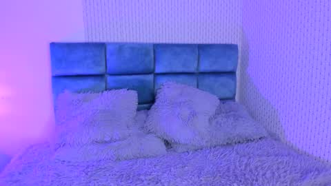 Snapshot of karoline_jones_ chatting on 12/23/24, 09:18 Karoline online show from 12/23/24, 09:18