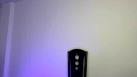 Snapshot of karoline_jones_ chatting on 11/12/25, 09:25 Karoline online show from 11/12/25, 09:25